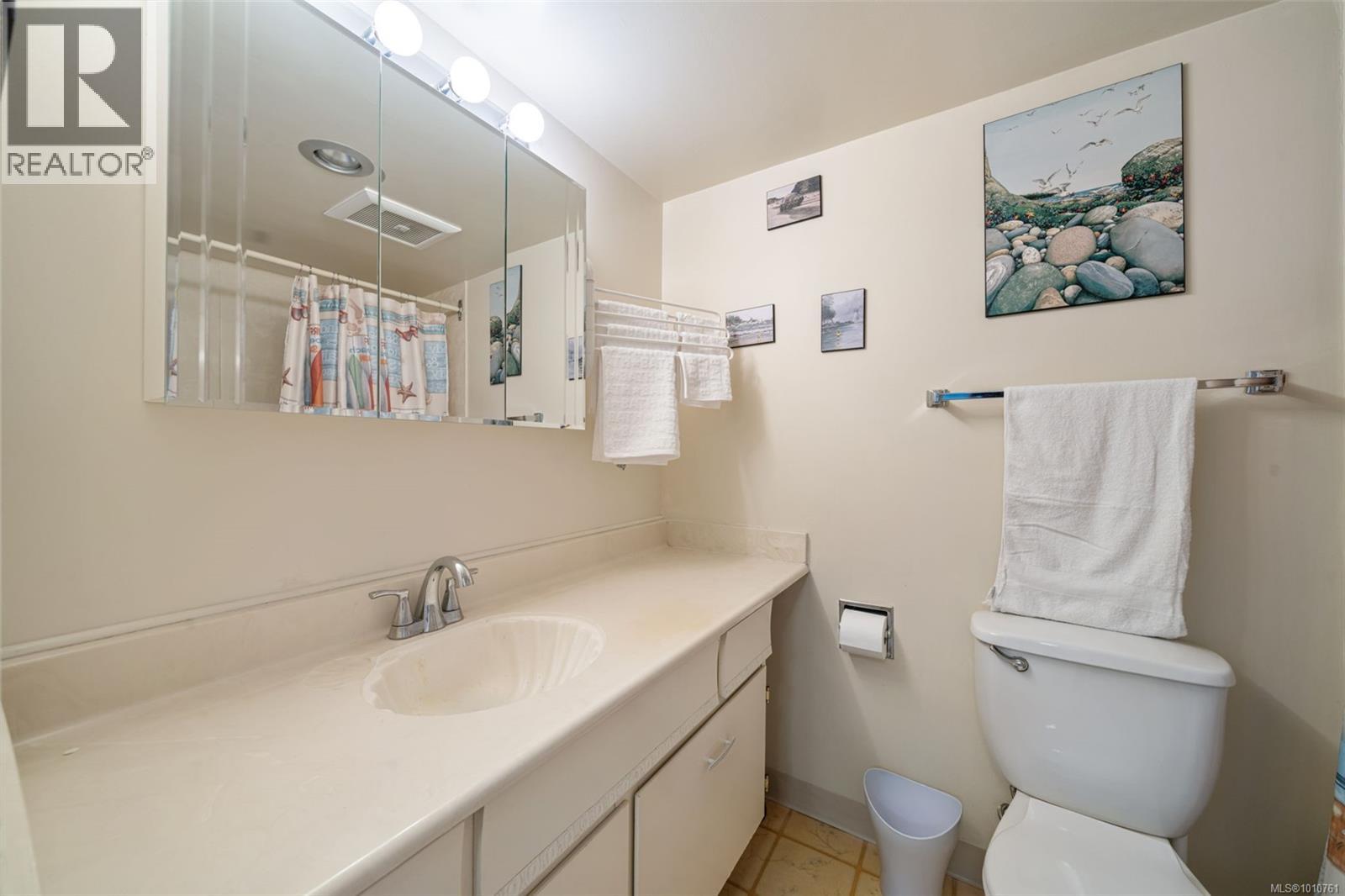 904 647 Michigan St, Victoria