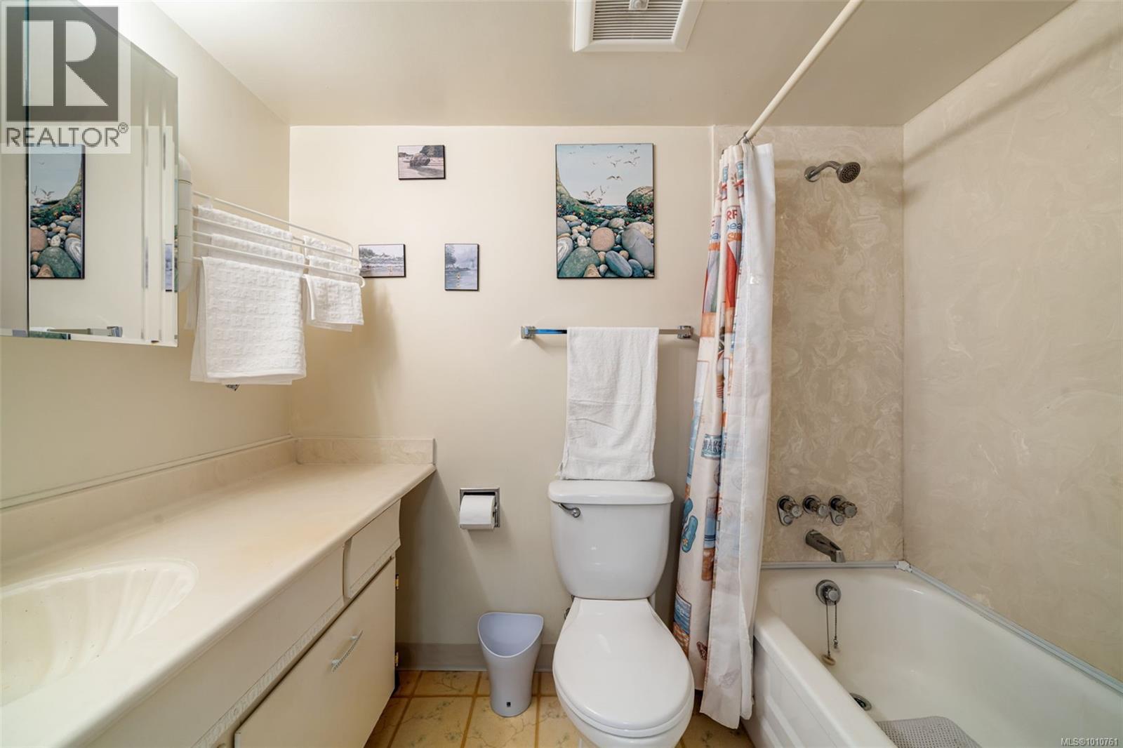 904 647 Michigan St, Victoria