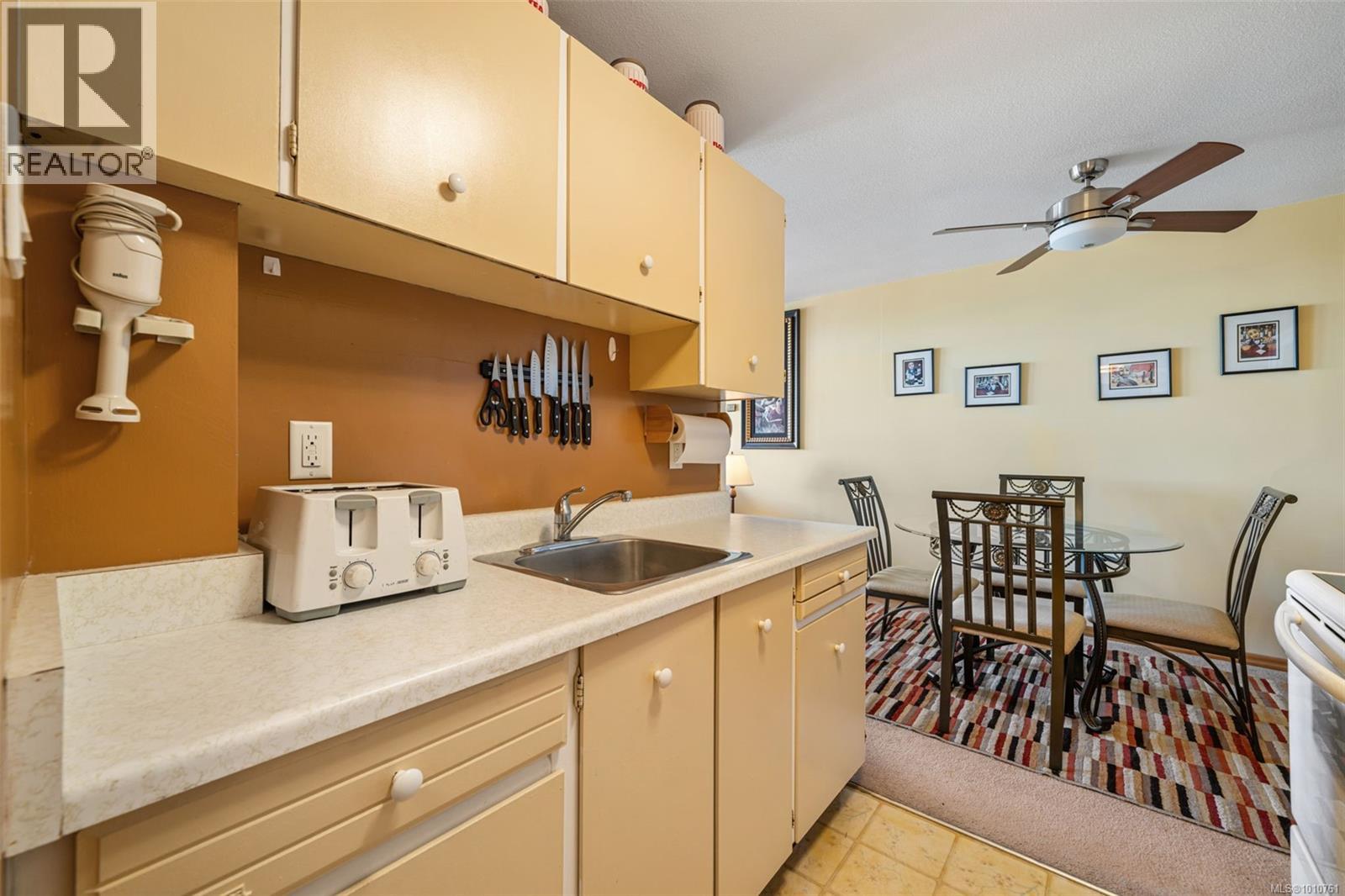 904 647 Michigan St, Victoria