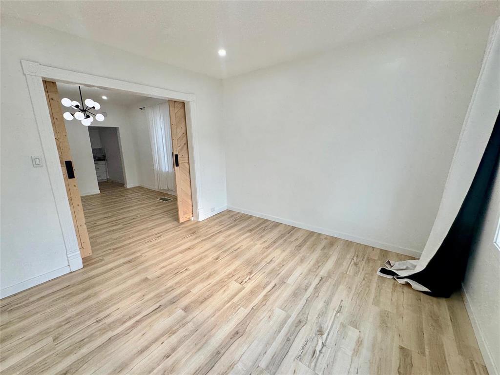 Photo 1 of 382 Beverley Avenue, Winnipeg MB