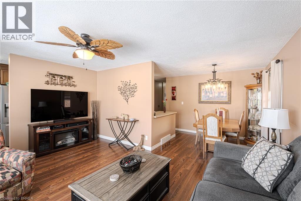 Photo 10 of 9 Blueridge Crescent, Brantford ON