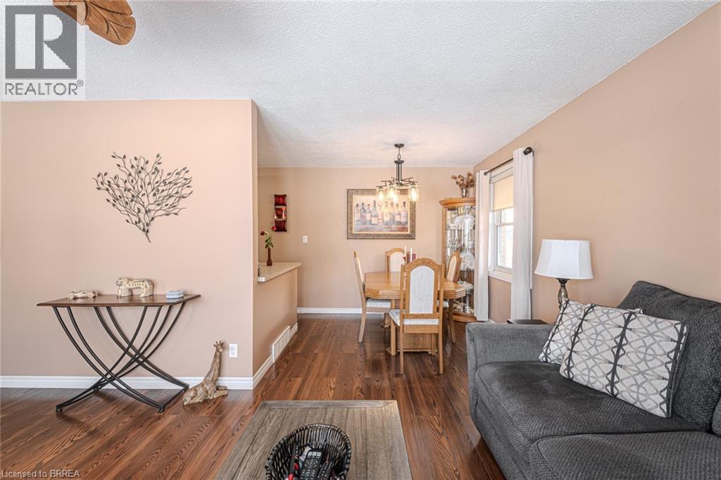 Photo 35 of 9 Blueridge Crescent, Brantford ON