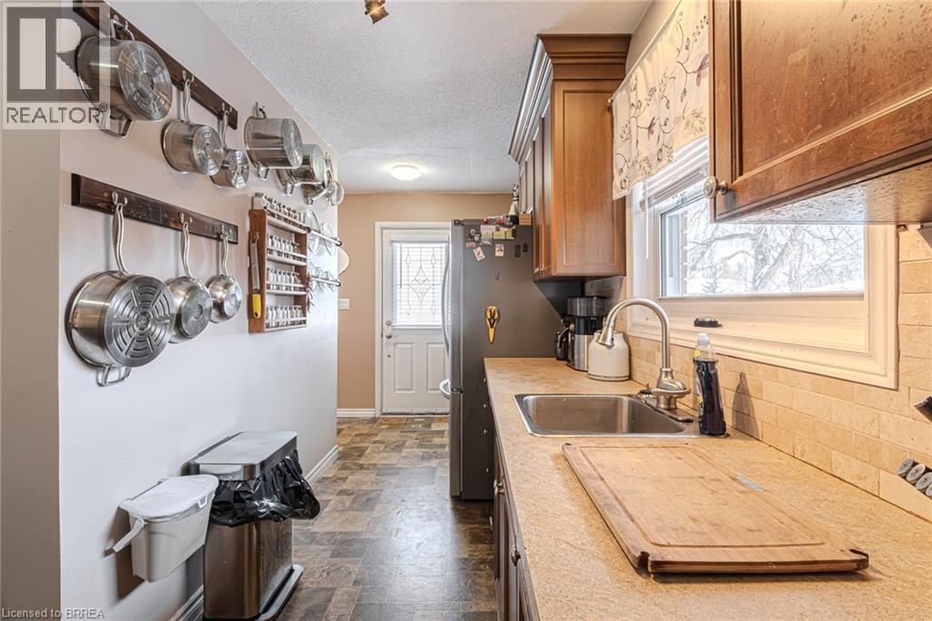 Photo 22 of 9 Blueridge Crescent, Brantford ON