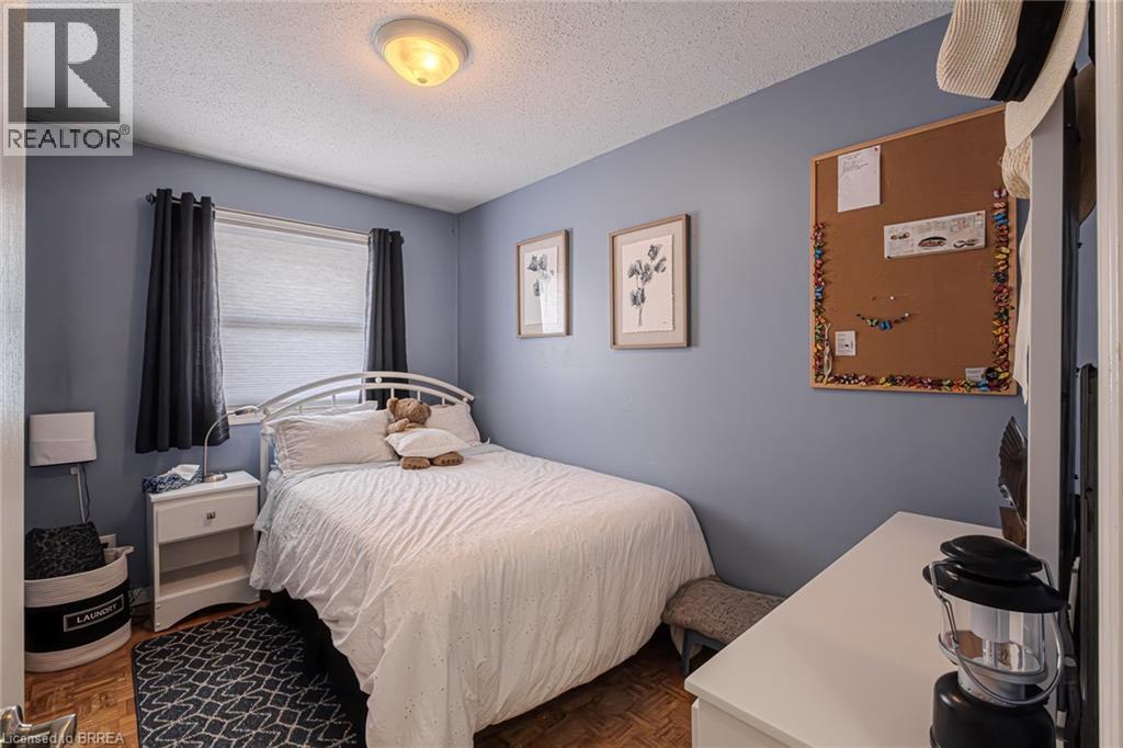 Photo 18 of 9 Blueridge Crescent, Brantford ON