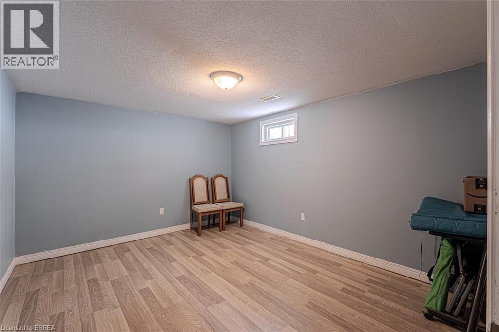 Photo 27 of 9 Blueridge Crescent, Brantford ON