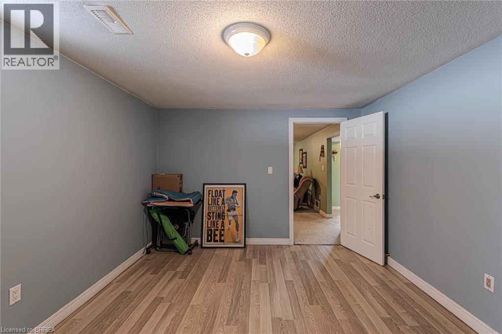 Photo 14 of 9 Blueridge Crescent, Brantford ON