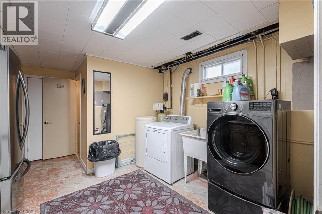 Photo 15 of 9 Blueridge Crescent, Brantford ON