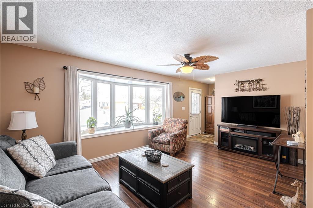 Photo 34 of 9 Blueridge Crescent, Brantford ON