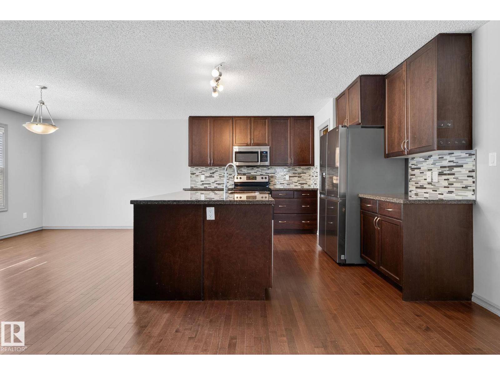 Photo 5 of 955 Valour Wy Nw, Edmonton AB