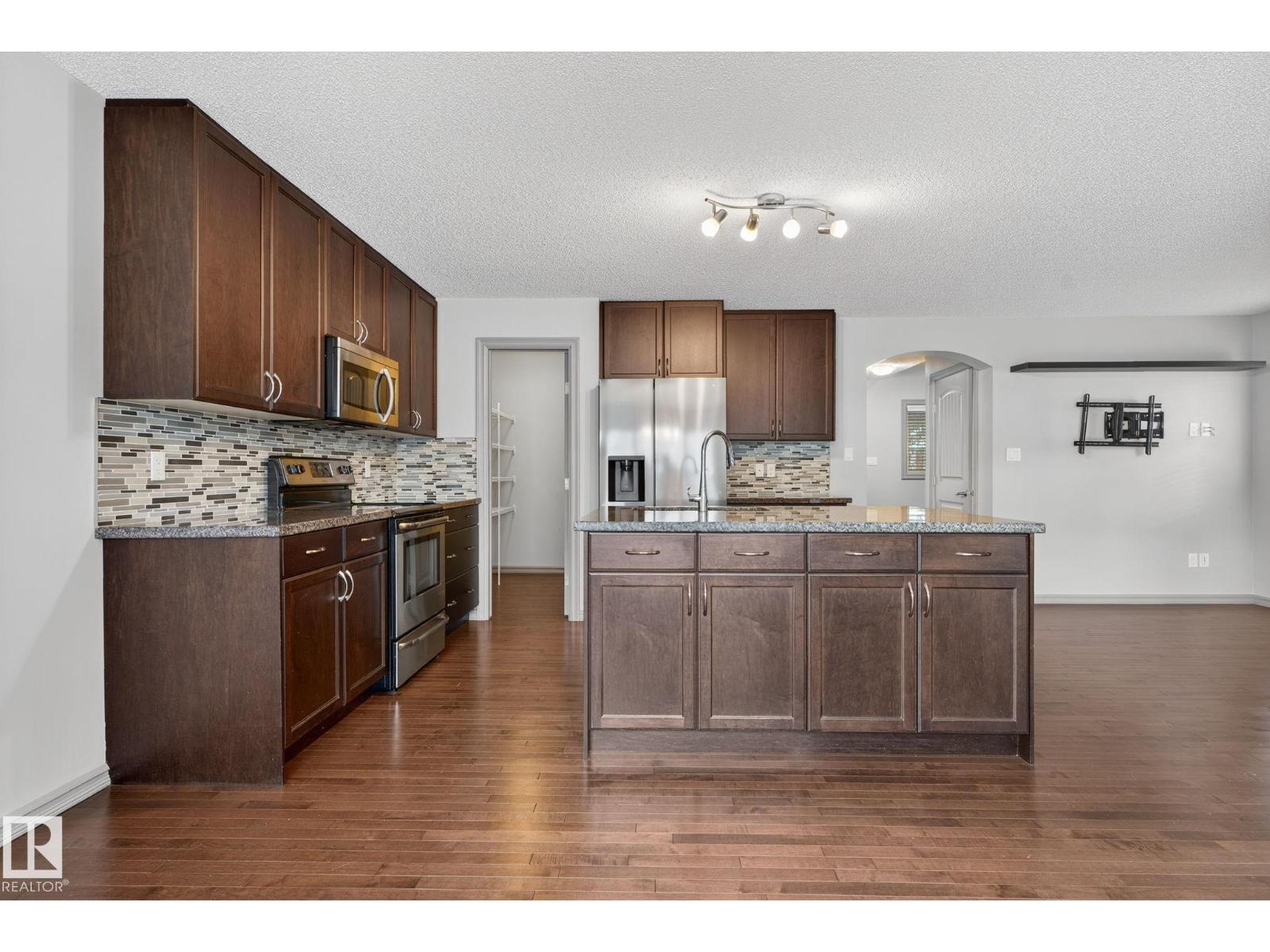 Photo 41 of 955 Valour Wy Nw, Edmonton AB