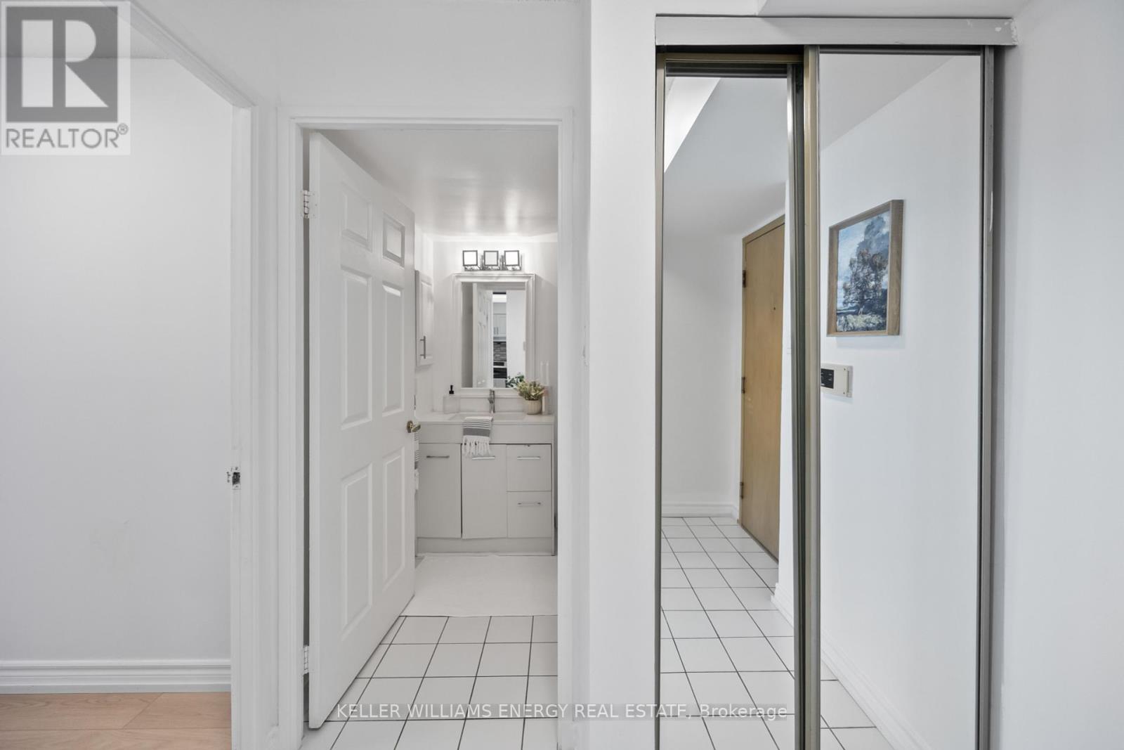 Photo 4 of 1107 3231 Eglinton Avenue E, Toronto ON