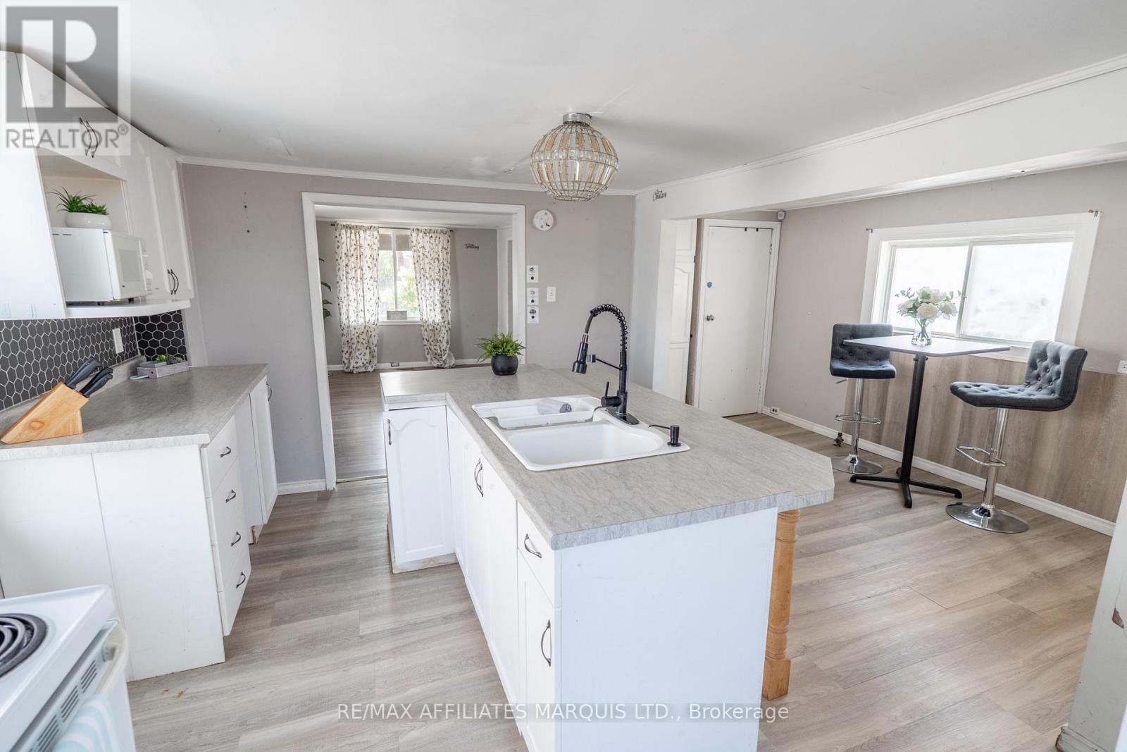 Photo 13 of 633 Augustus Street, Cornwall ON