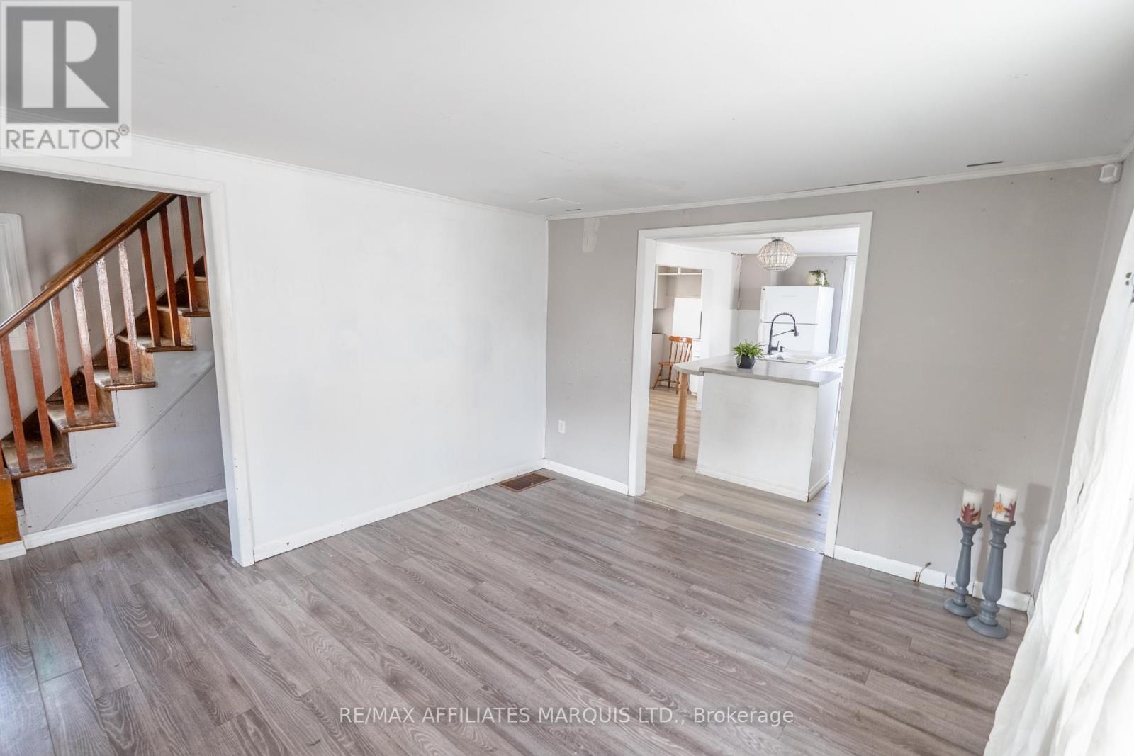 Photo 7 of 633 Augustus Street, Cornwall ON