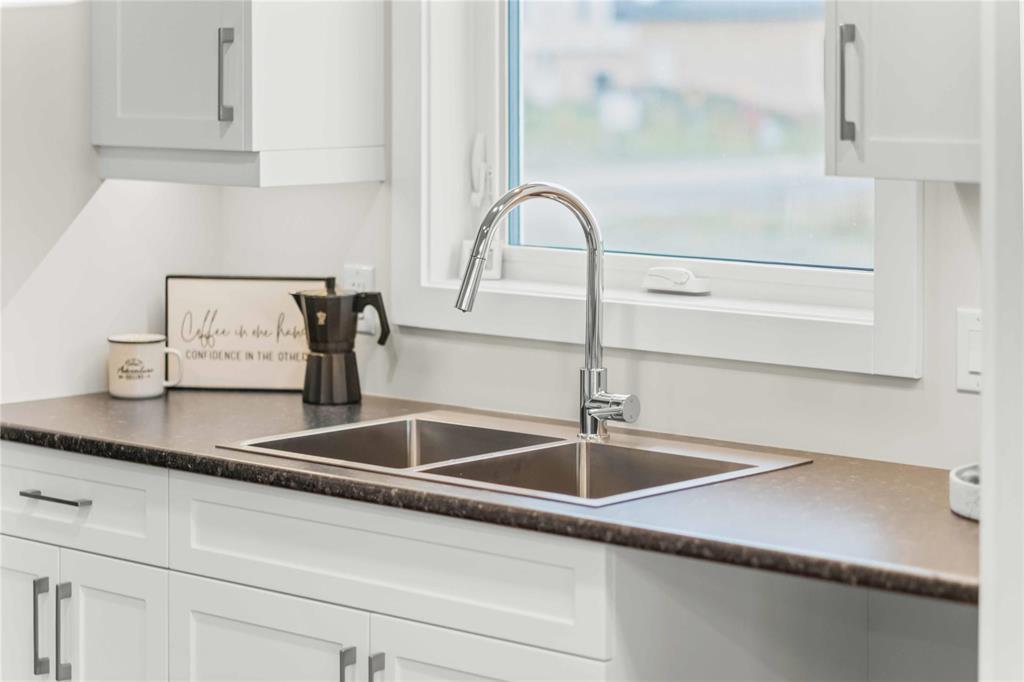 Photo 20 of 41 Gullane Street, Niverville MB