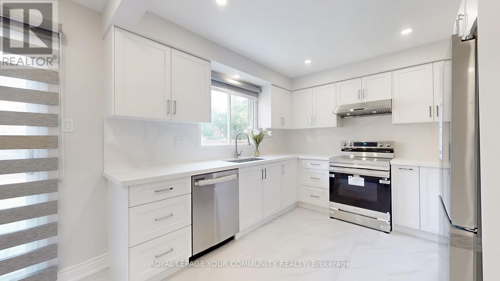 Photo 13 of 457 Raymerville Drive, Markham ON