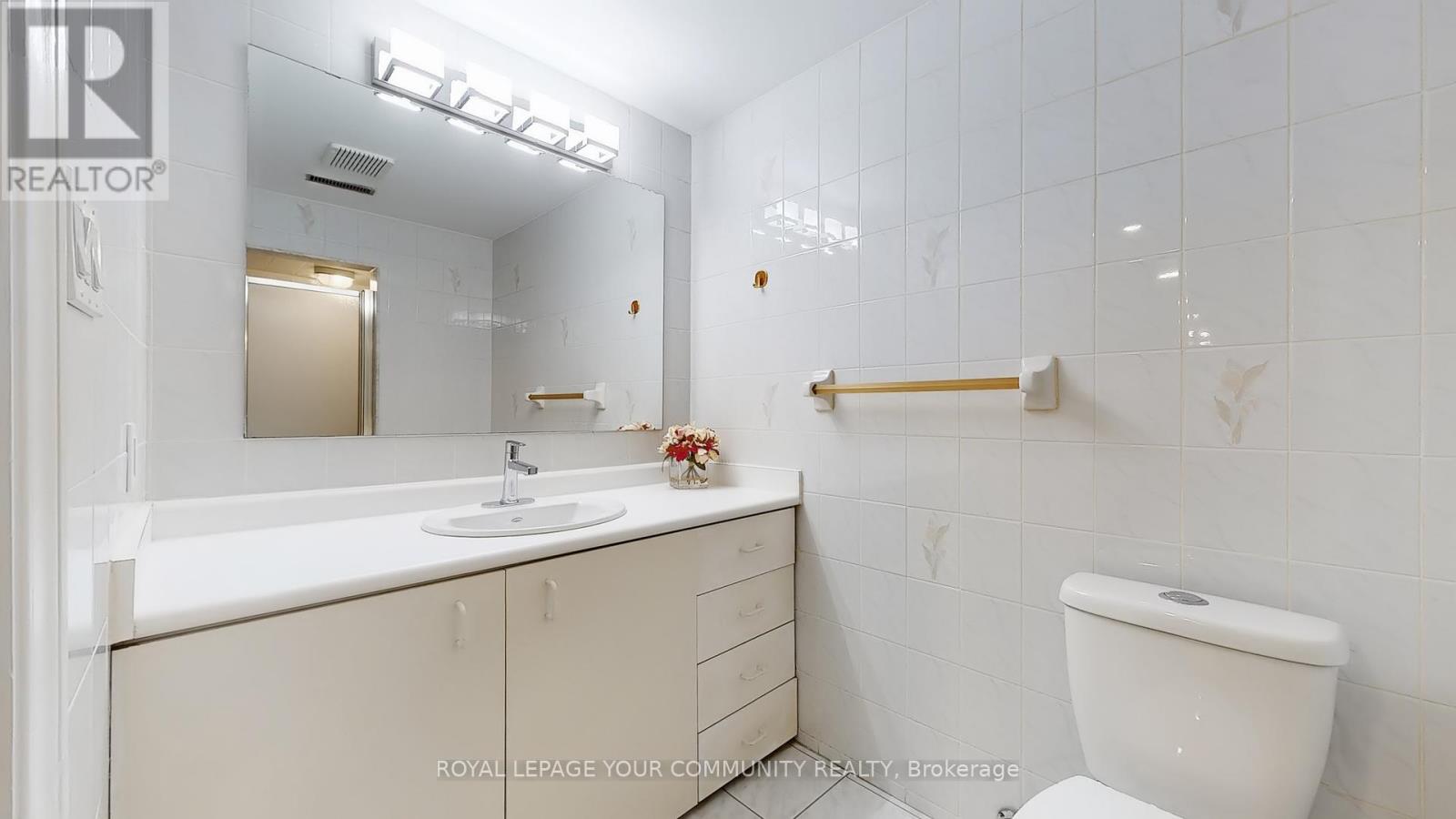 Photo 16 of 457 Raymerville Drive, Markham ON