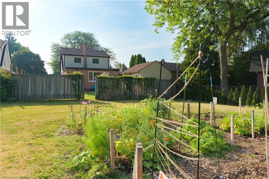 Photo 40 of 39 Cloverhill Road, Hamilton ON
