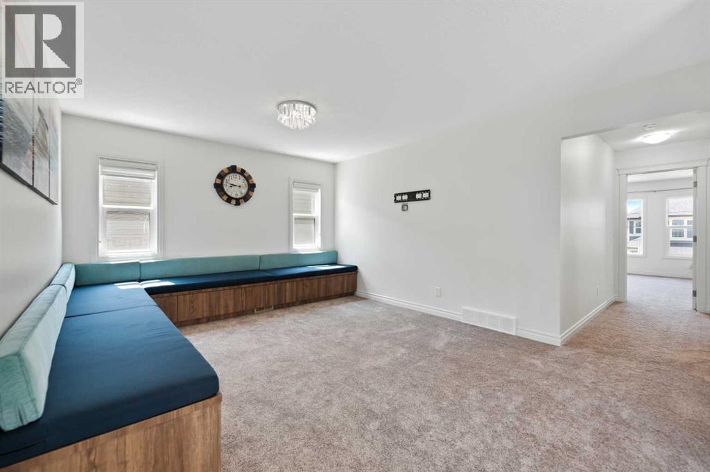 Single Family House for Sale in  Evansglen Circle NW Evanston Calgary 