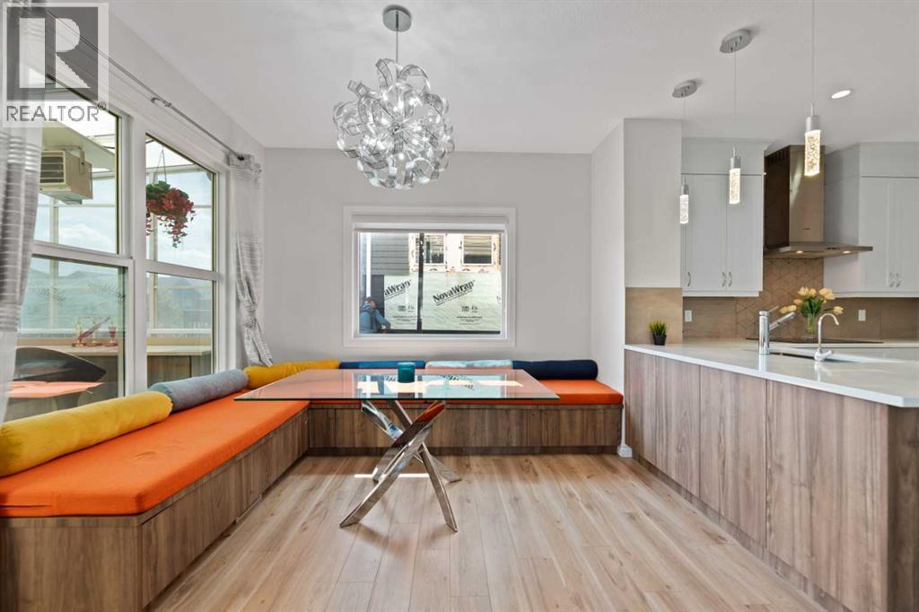 Single Family House for Sale in  Evansglen Circle NW Evanston Calgary 