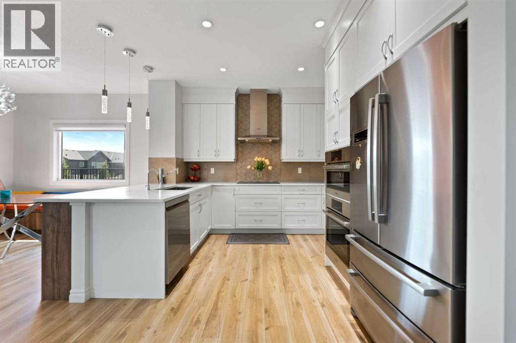 Single Family House for Sale in  Evansglen Circle NW Evanston Calgary 