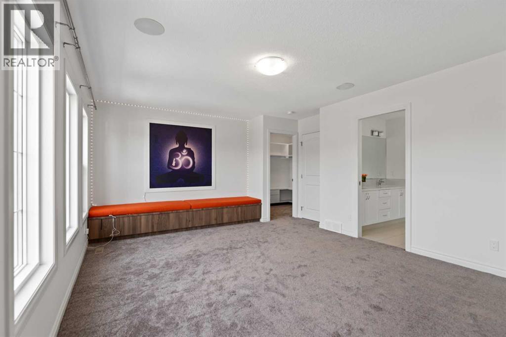 Single Family House for Sale in  Evansglen Circle NW Evanston Calgary 