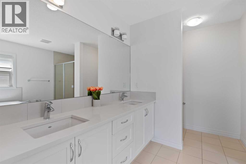 Single Family House for Sale in  Evansglen Circle NW Evanston Calgary 