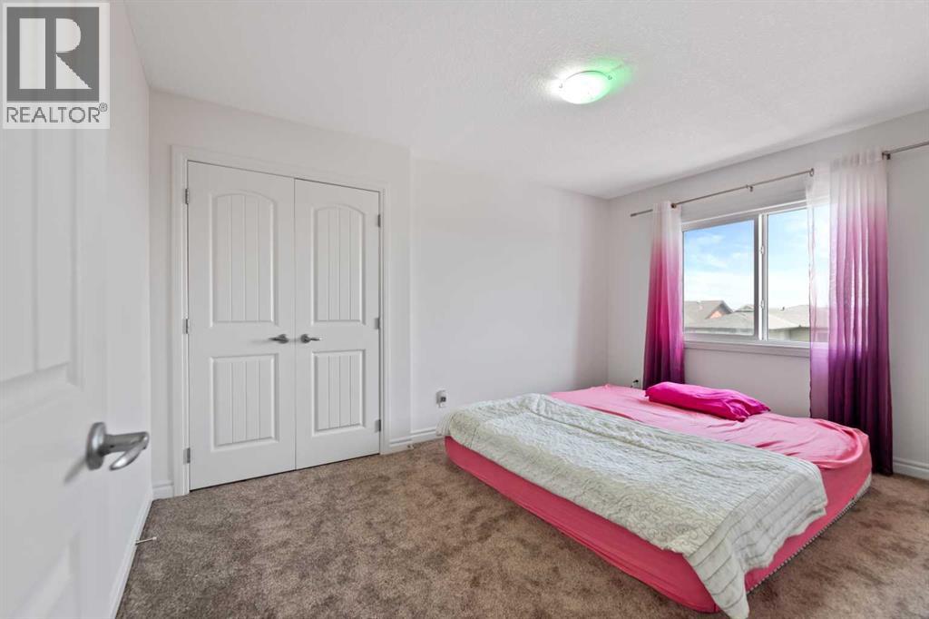 Single Family House for Sale in  Evansglen Circle NW Evanston Calgary 
