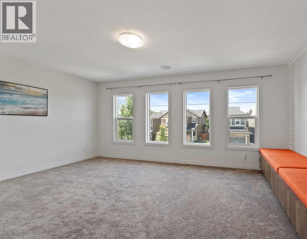 Single Family House for Sale in  Evansglen Circle NW Evanston Calgary 