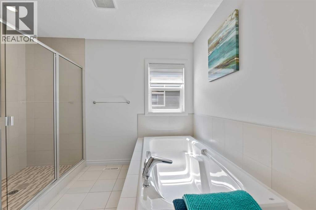 Single Family House for Sale in  Evansglen Circle NW Evanston Calgary 