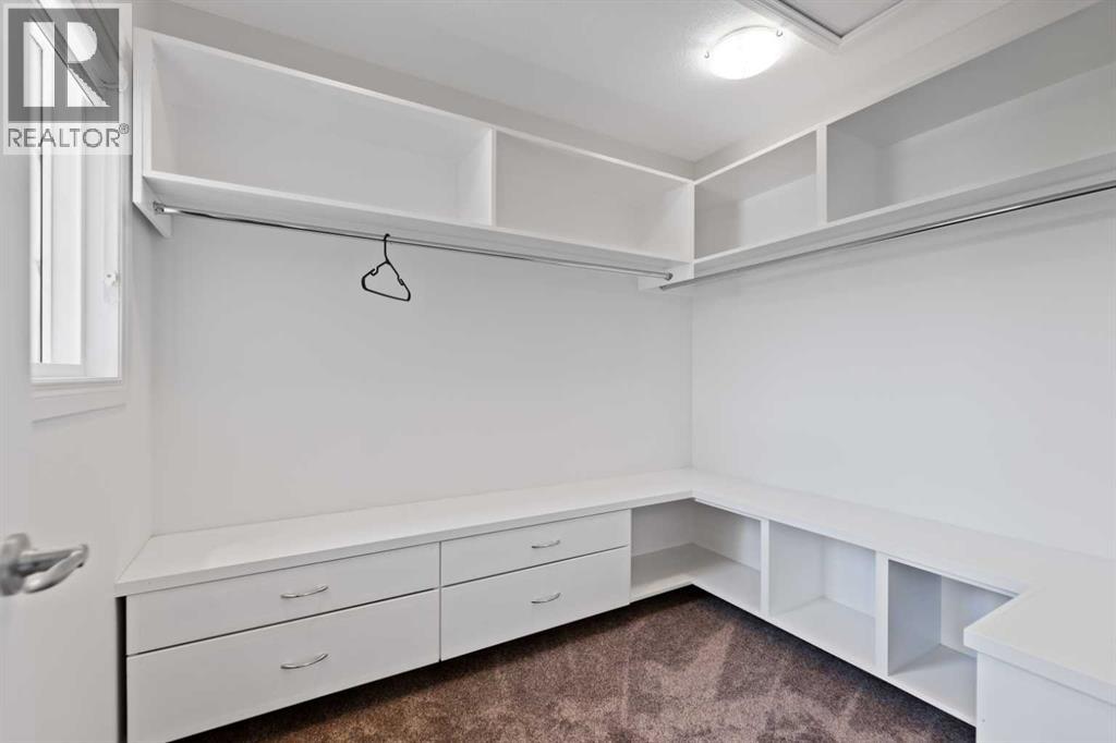 Single Family House for Sale in  Evansglen Circle NW Evanston Calgary 