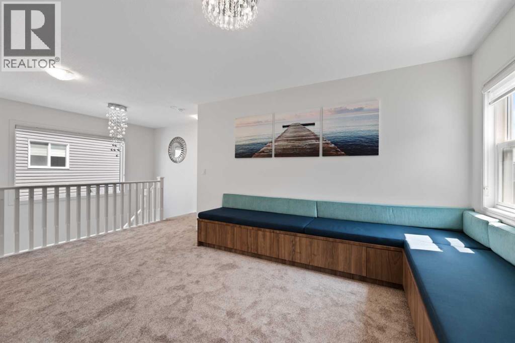 Single Family House for Sale in  Evansglen Circle NW Evanston Calgary 