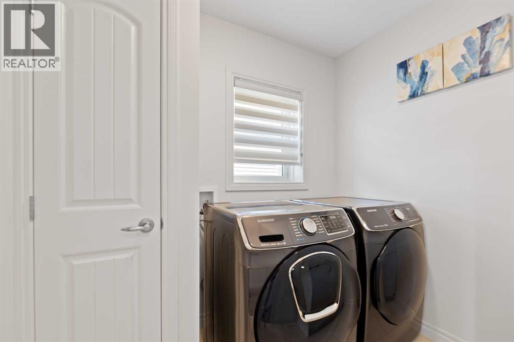 Single Family House for Sale in  Evansglen Circle NW Evanston Calgary 