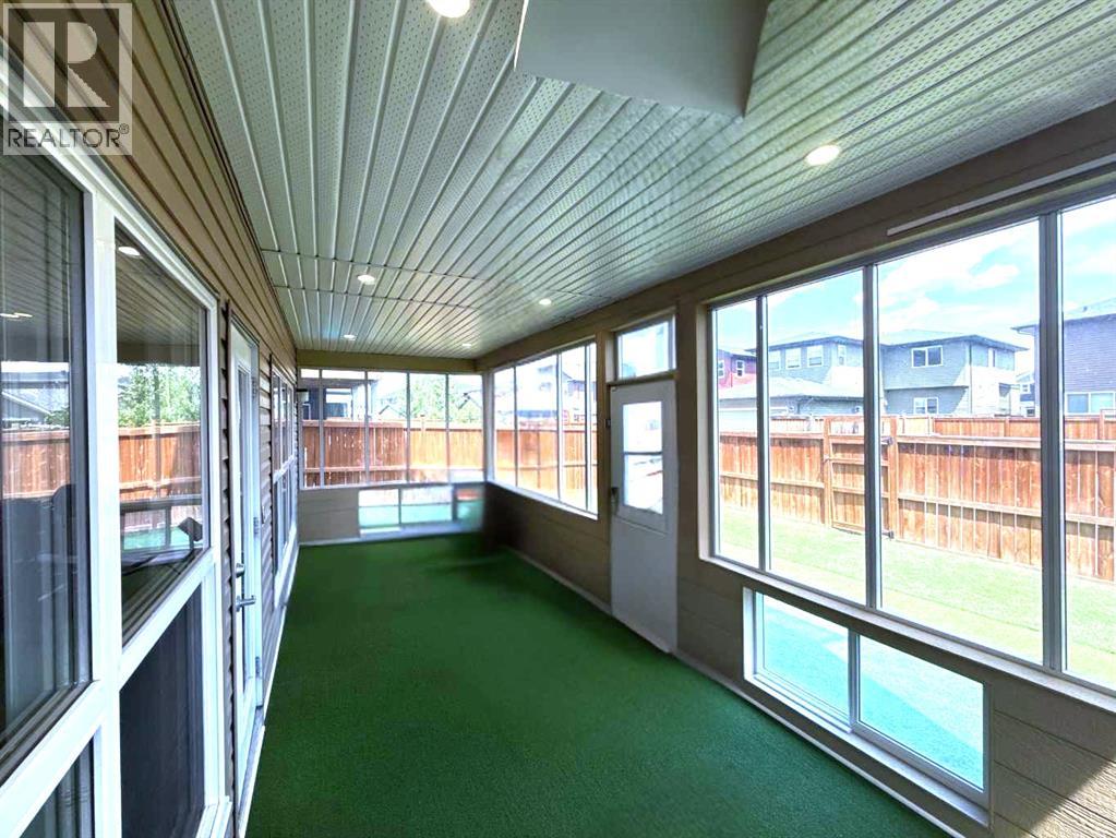 Single Family House for Sale in  Evansglen Circle NW Evanston Calgary 