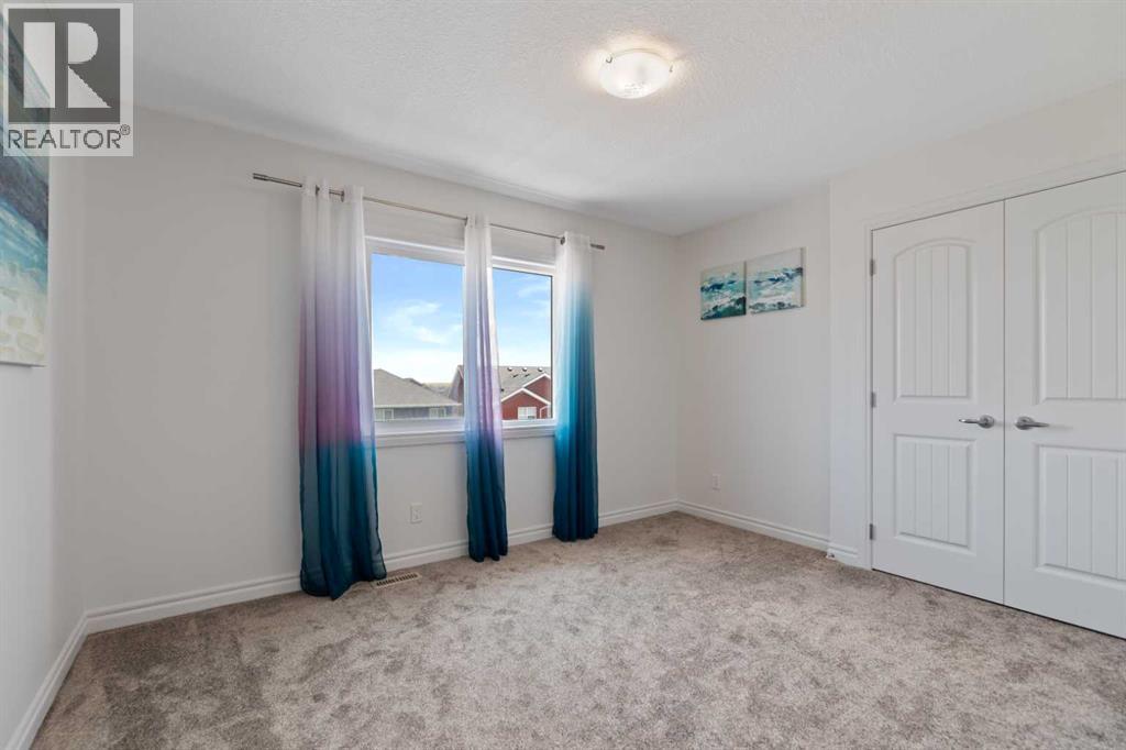 Single Family House for Sale in  Evansglen Circle NW Evanston Calgary 