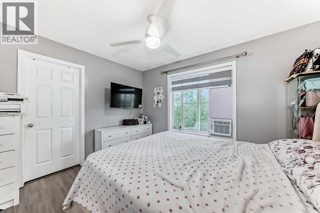 Single Family House 5 Level for Sale in  Copperfield Lane SE Copperfield Calgary 