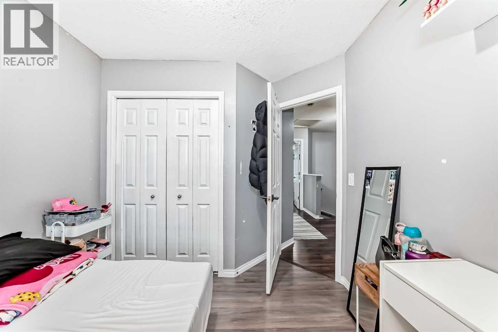 Single Family House 5 Level for Sale in  Copperfield Lane SE Copperfield Calgary 