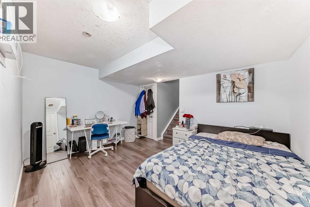 Single Family House 5 Level for Sale in  Copperfield Lane SE Copperfield Calgary 