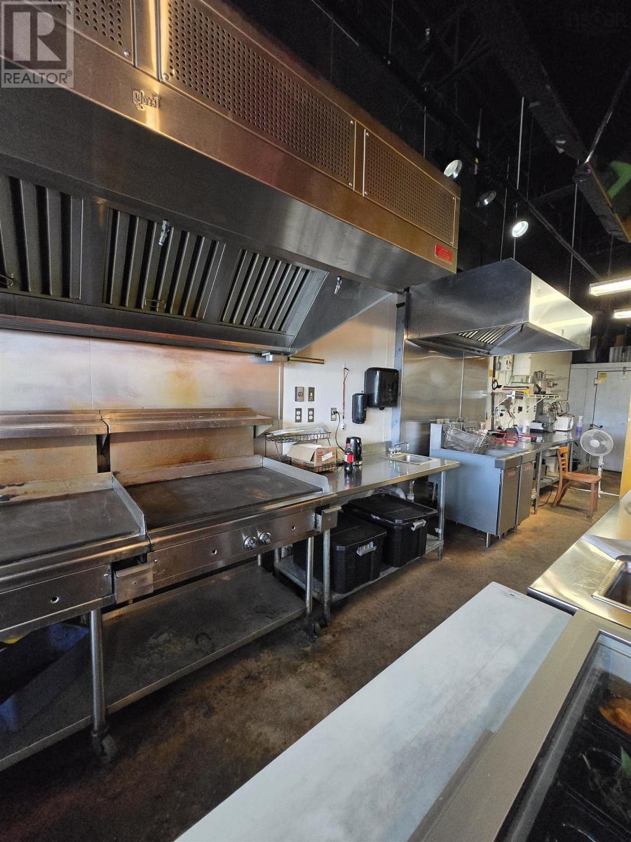 Property 27 of 30 of 720 Sackville Drive