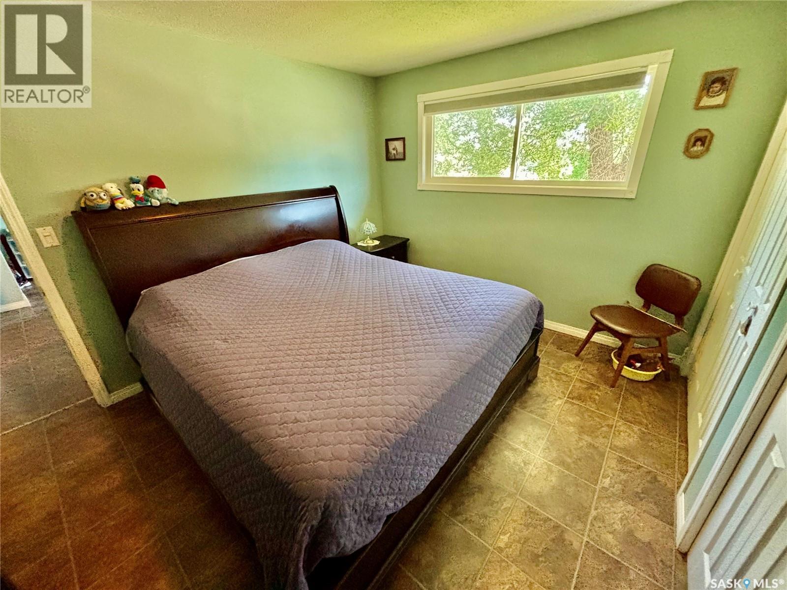Photo 12 of 724 4th Street E, Assiniboia SK