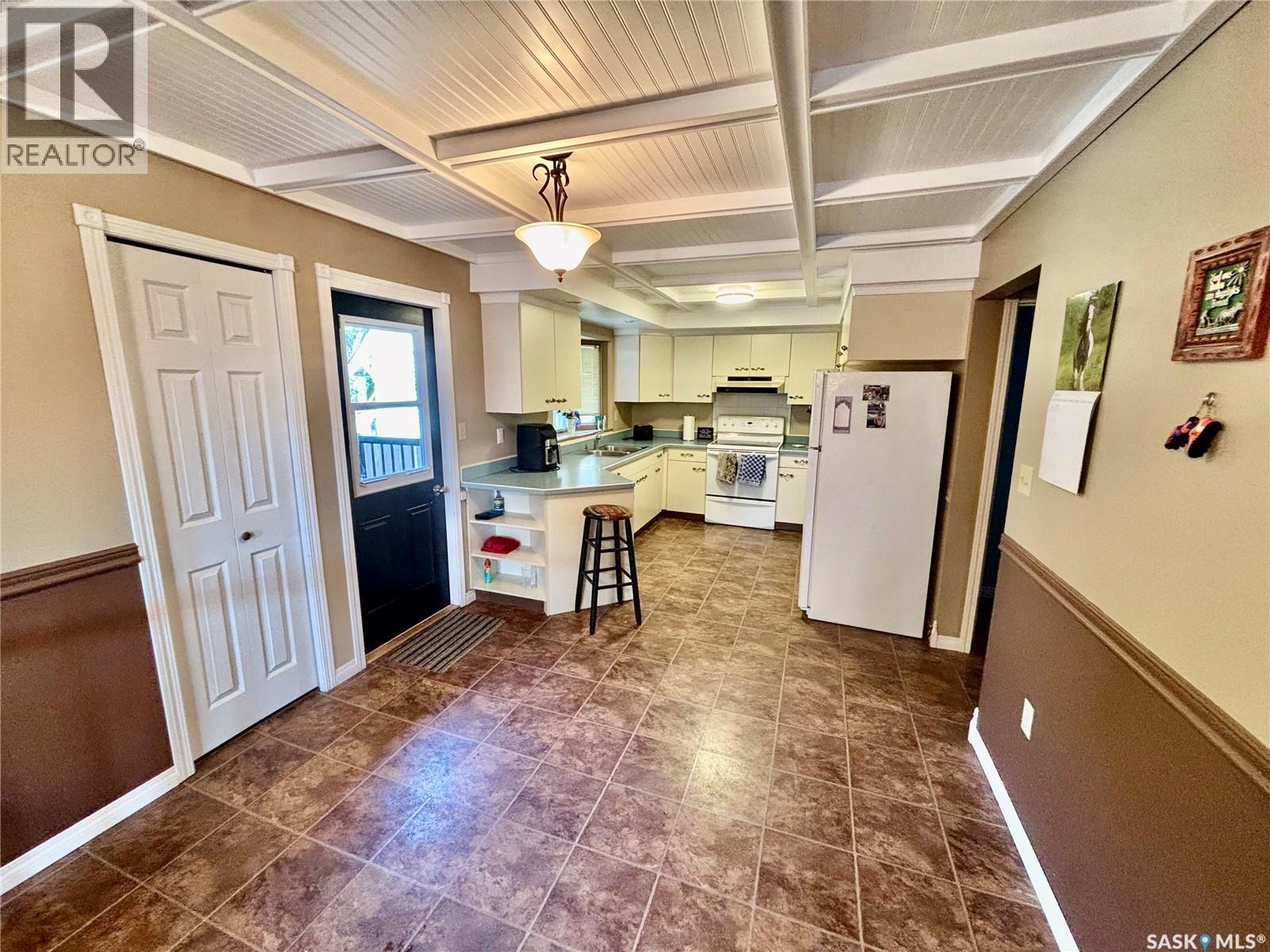 Photo 11 of 724 4th Street E, Assiniboia SK