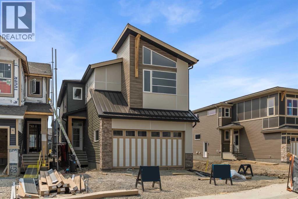 Single Family House for Sale in  Silver Spruce Bay SW Silverado Calgary 