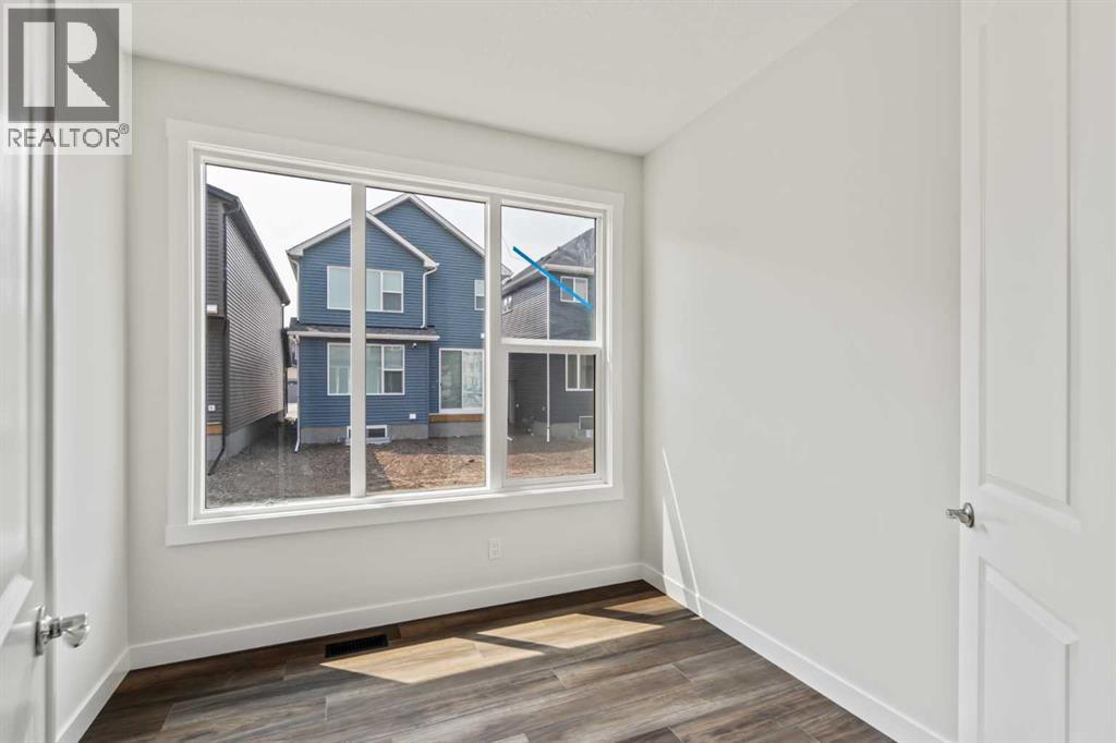 Single Family House for Sale in  Silver Spruce Bay SW Silverado Calgary 