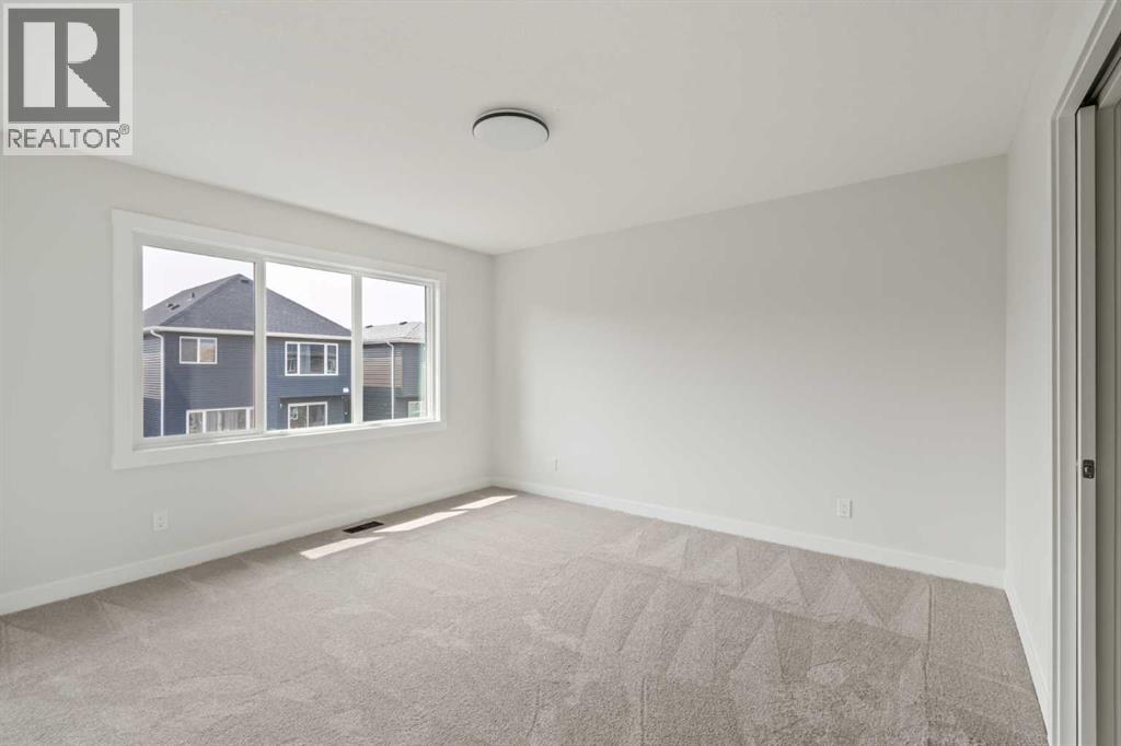 Single Family House for Sale in  Silver Spruce Bay SW Silverado Calgary 