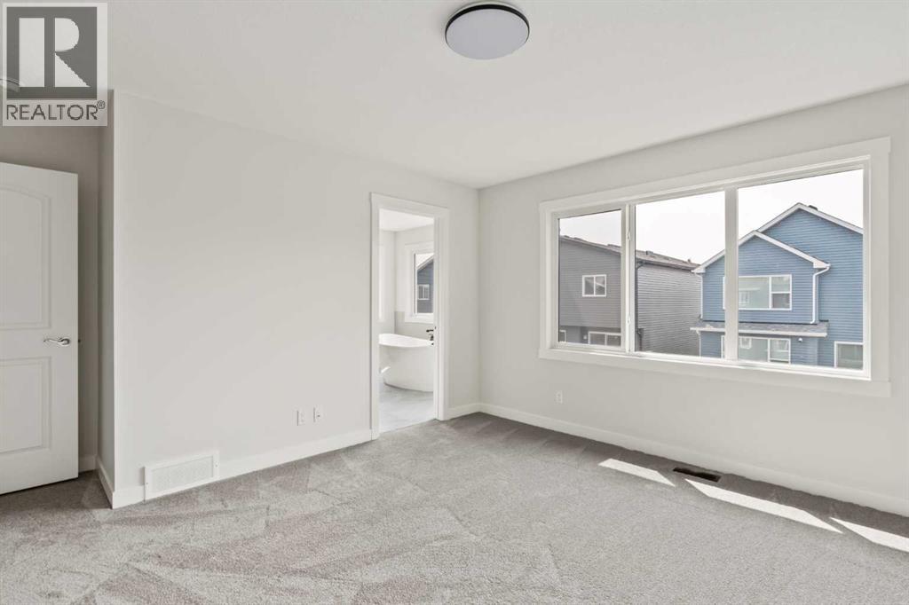 Single Family House for Sale in  Silver Spruce Bay SW Silverado Calgary 