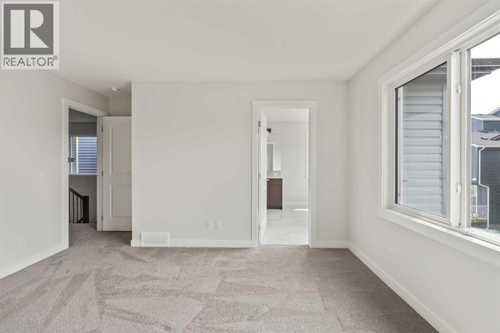 Single Family House for Sale in  Silver Spruce Bay SW Silverado Calgary 