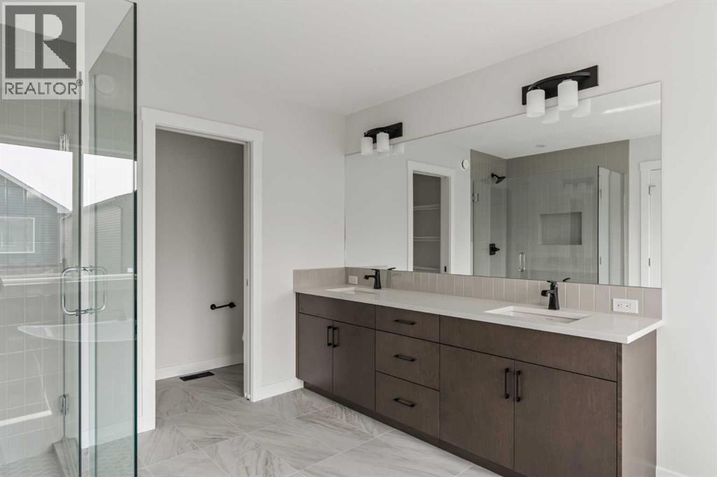 Single Family House for Sale in  Silver Spruce Bay SW Silverado Calgary 