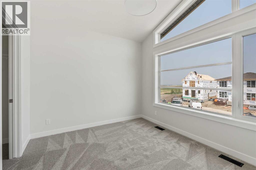 Single Family House for Sale in  Silver Spruce Bay SW Silverado Calgary 