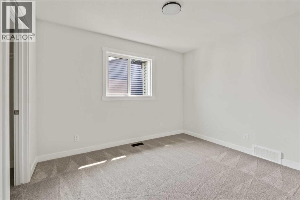 Single Family House for Sale in  Silver Spruce Bay SW Silverado Calgary 