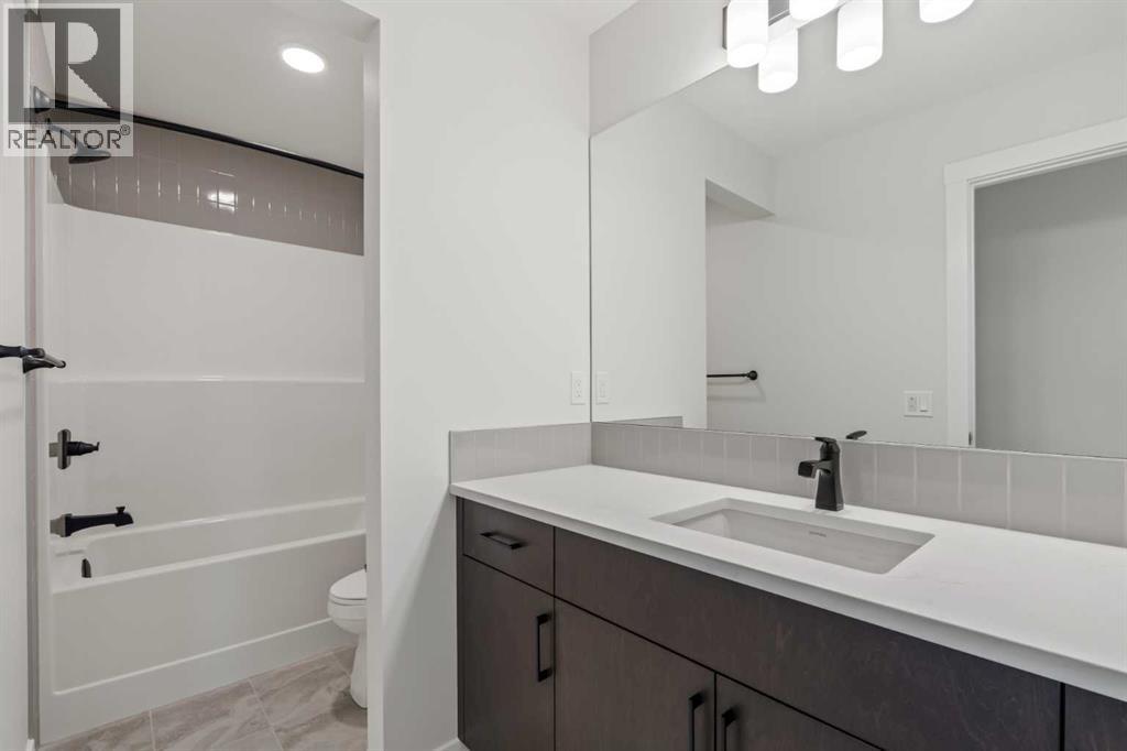 Single Family House for Sale in  Silver Spruce Bay SW Silverado Calgary 