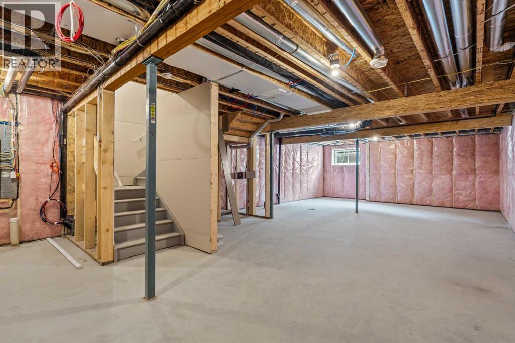 Single Family House for Sale in  Silver Spruce Bay SW Silverado Calgary 